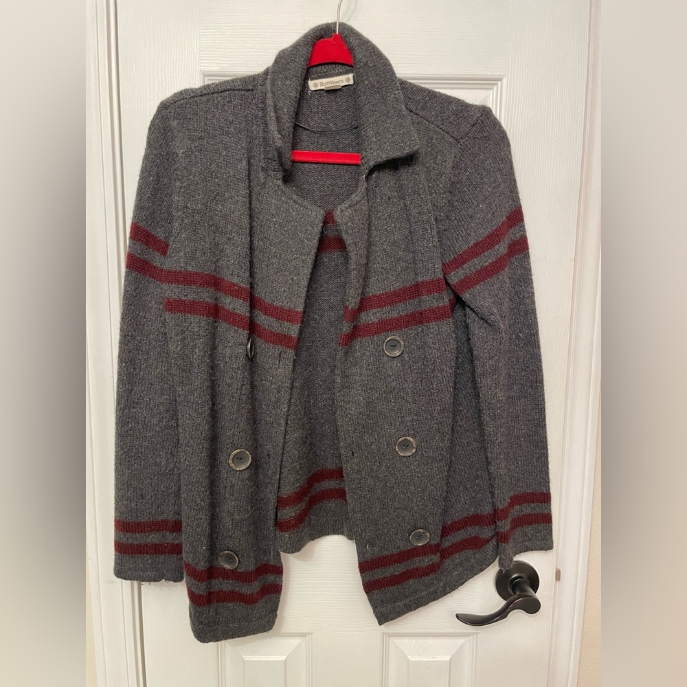 Women’s grey/maroon sweater, size S